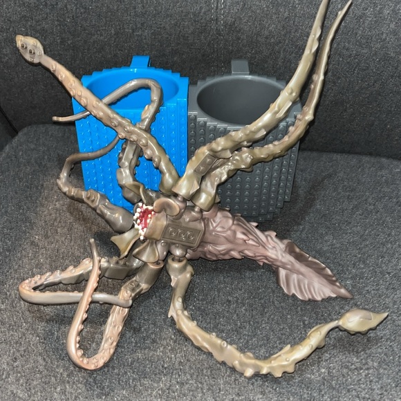 Mega Bloks mugs and kraken - Picture 2 of 11